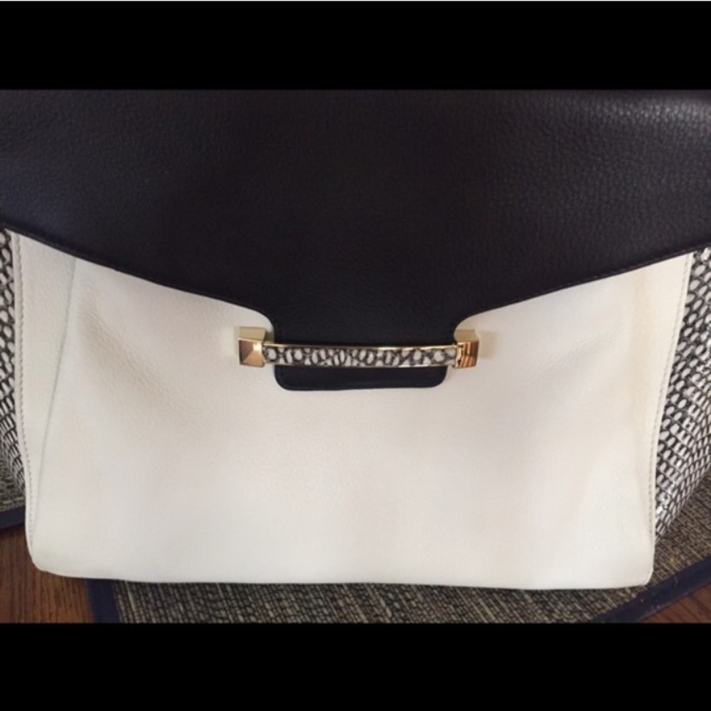Vince Camuto bag 👜 - Picture 5 of 8